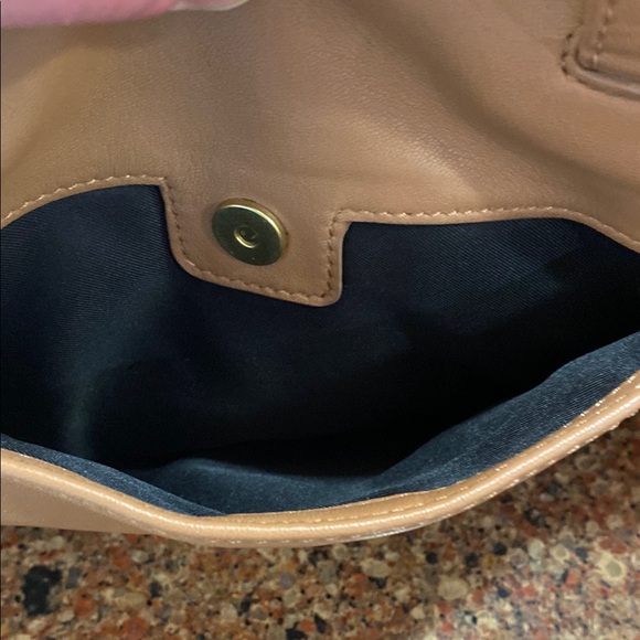 EUC LUCKY BRAND CONVERTIBLE BAG - Picture 4 of 10